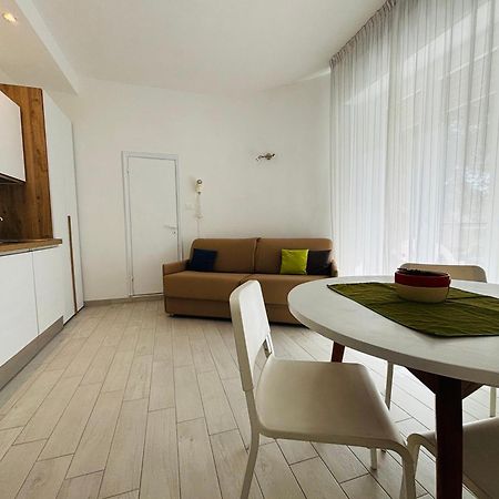 Hotel Iride Suite & Breakfast- Ideale Per Famiglie E Coppie Riccione Exterior photo