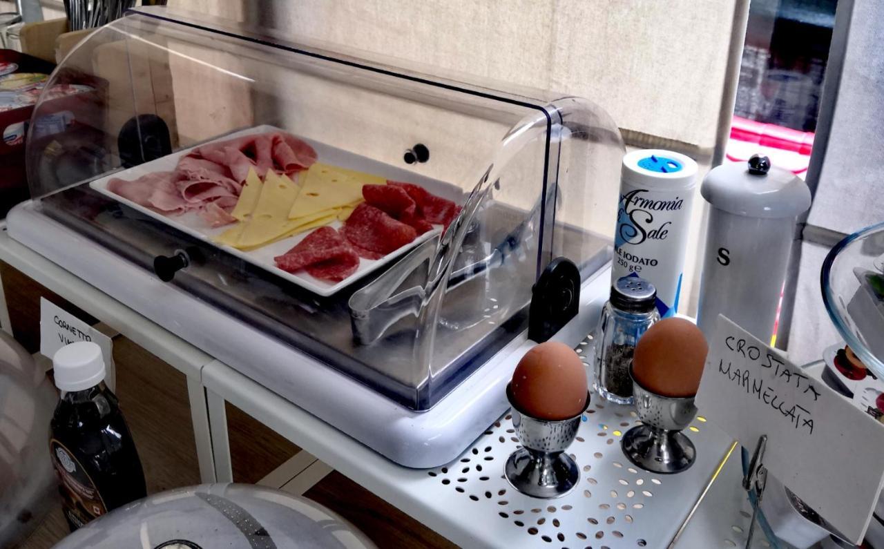 Hotel Iride Suite & Breakfast- Ideale Per Famiglie E Coppie Riccione Exterior photo