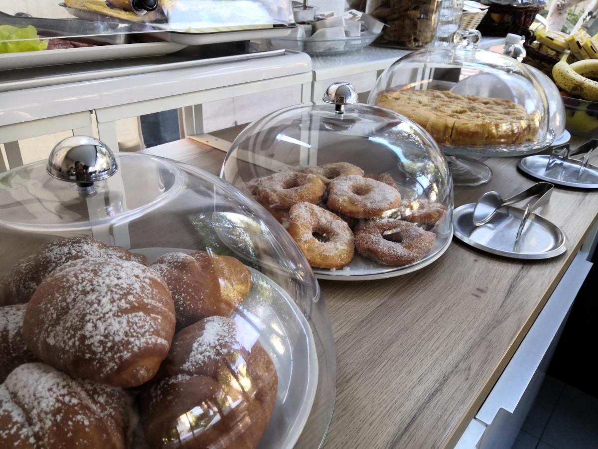Hotel Iride Suite & Breakfast- Ideale Per Famiglie E Coppie Riccione Exterior photo