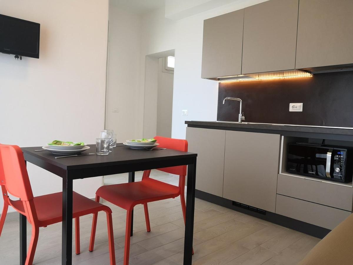Hotel Iride Suite & Breakfast- Ideale Per Famiglie E Coppie Riccione Exterior photo