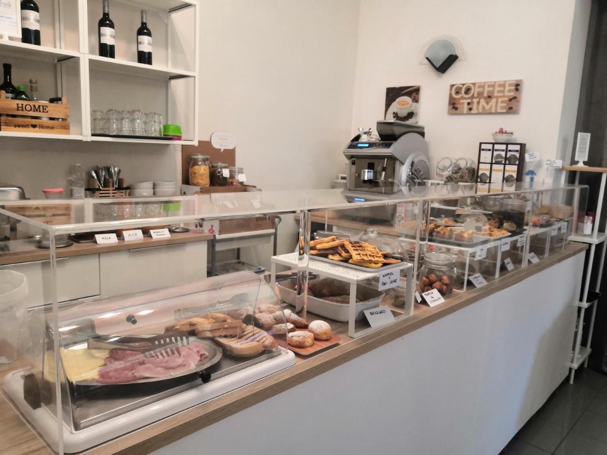 Hotel Iride Suite & Breakfast- Ideale Per Famiglie E Coppie Riccione Exterior photo