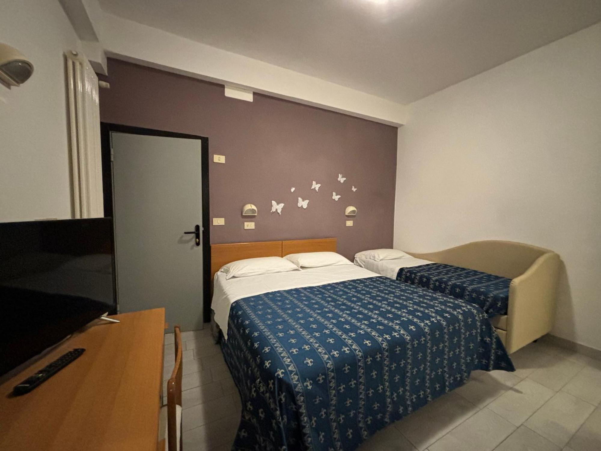 Hotel Iride Suite & Breakfast- Ideale Per Famiglie E Coppie Riccione Exterior photo