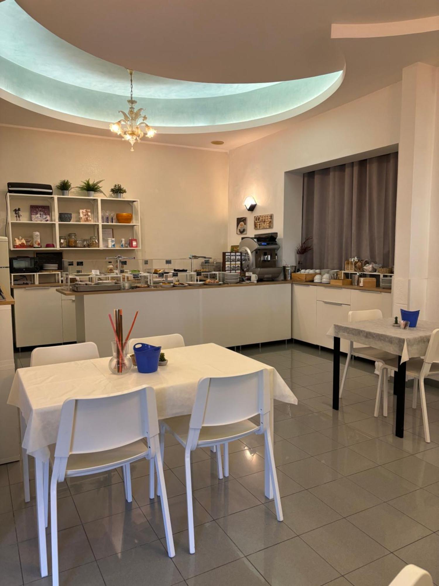 Hotel Iride Suite & Breakfast- Ideale Per Famiglie E Coppie Riccione Exterior photo
