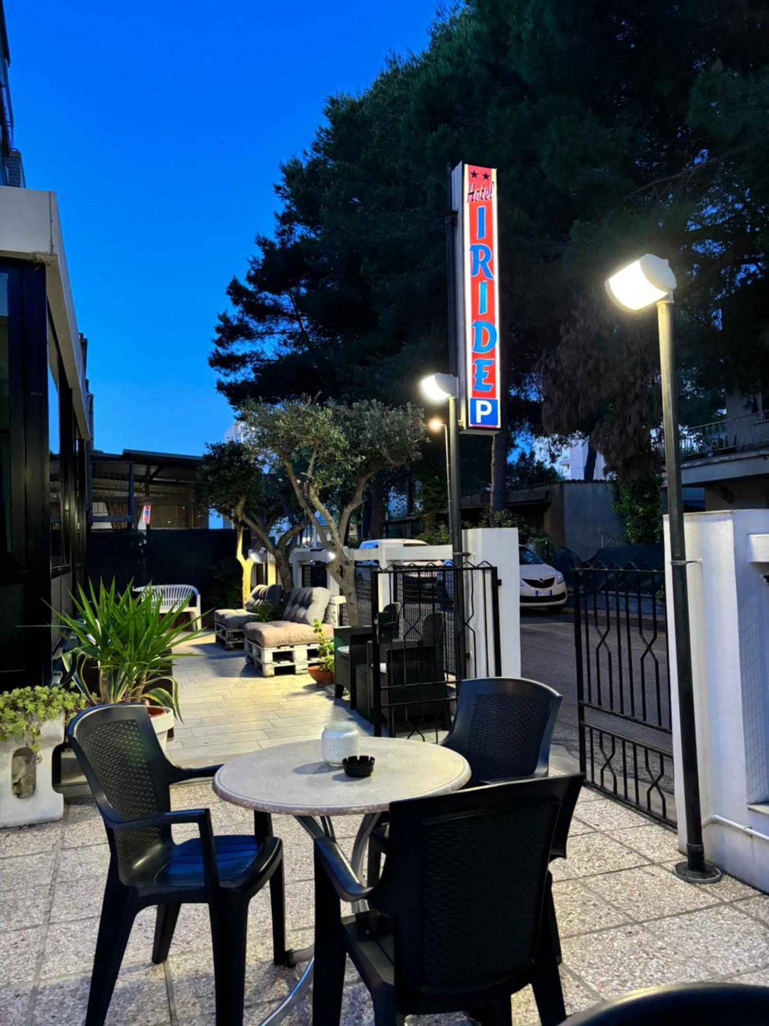 Hotel Iride Suite & Breakfast- Ideale Per Famiglie E Coppie Riccione Exterior photo