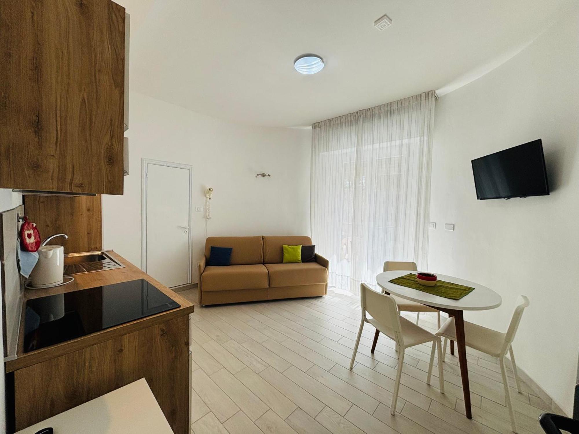 Hotel Iride Suite & Breakfast- Ideale Per Famiglie E Coppie Riccione Exterior photo