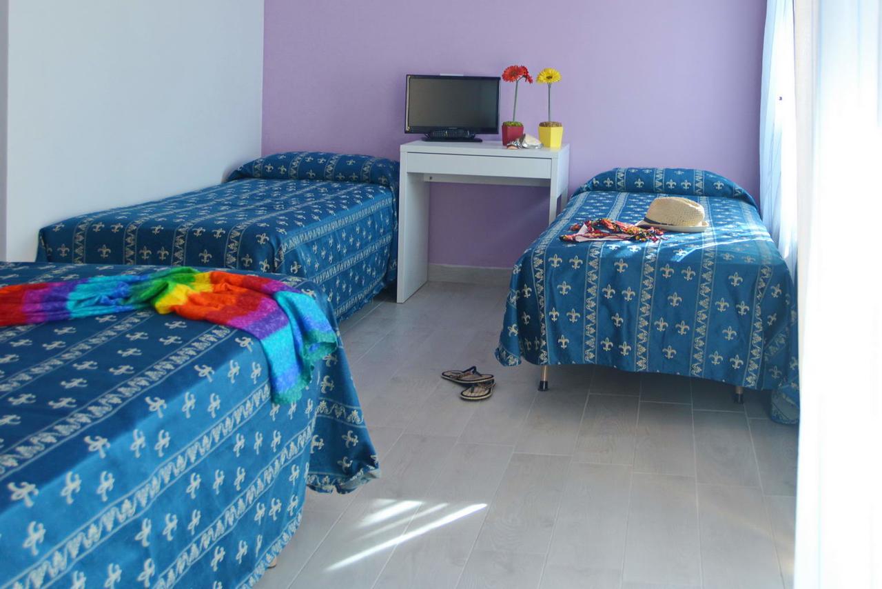 Hotel Iride Suite & Breakfast- Ideale Per Famiglie E Coppie Riccione Exterior photo